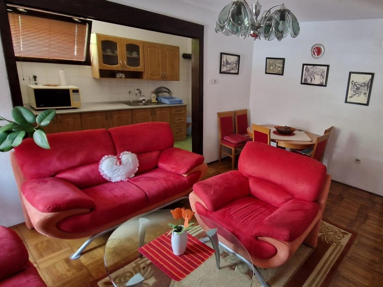 Horizont Apartmans ヤイツェ エクステリア 写真
